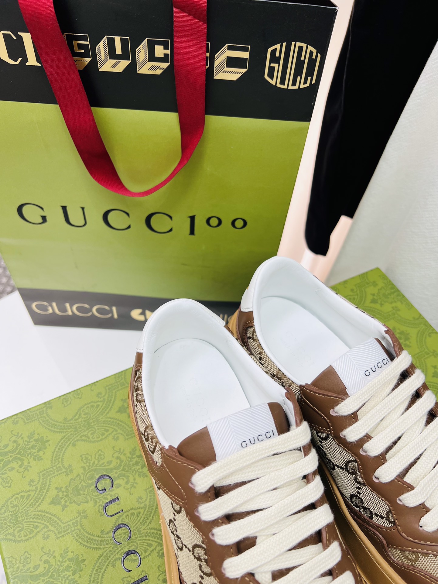 G design  Chunky B women's sneakers