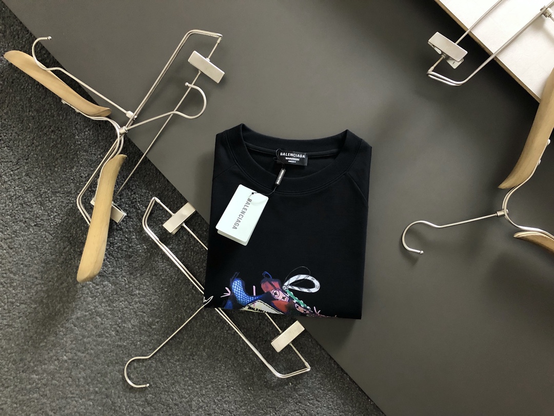 B design  Summer 2023 Old Daddy Shoes Printed Classic Unisex T-shirt