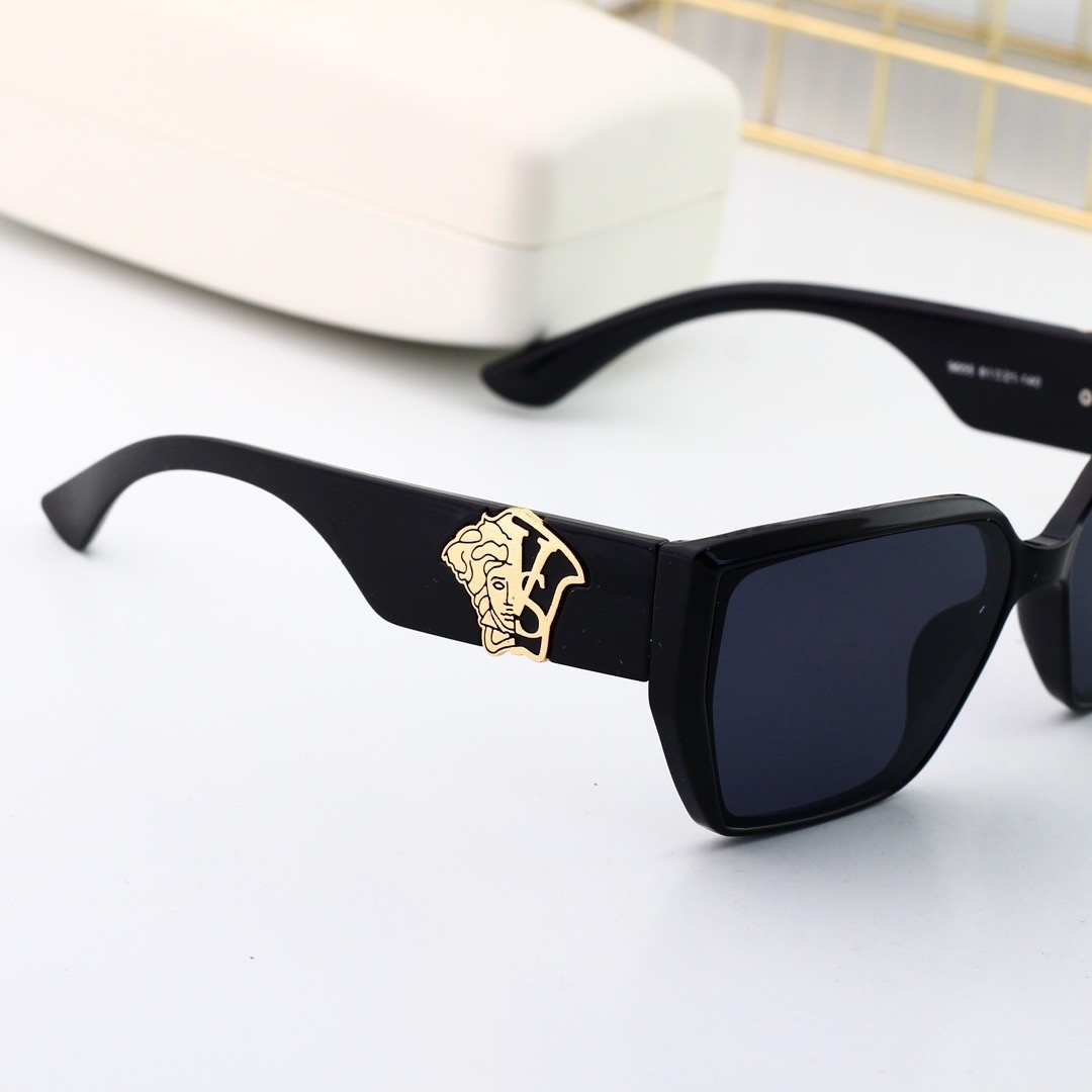 V design New Fashion Sunglasses 0656