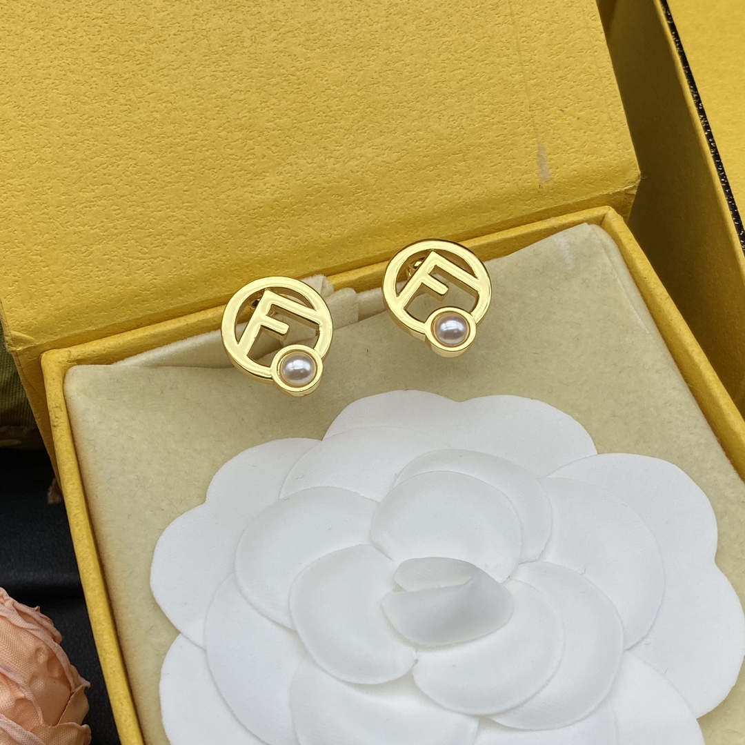 F design  new style earrings