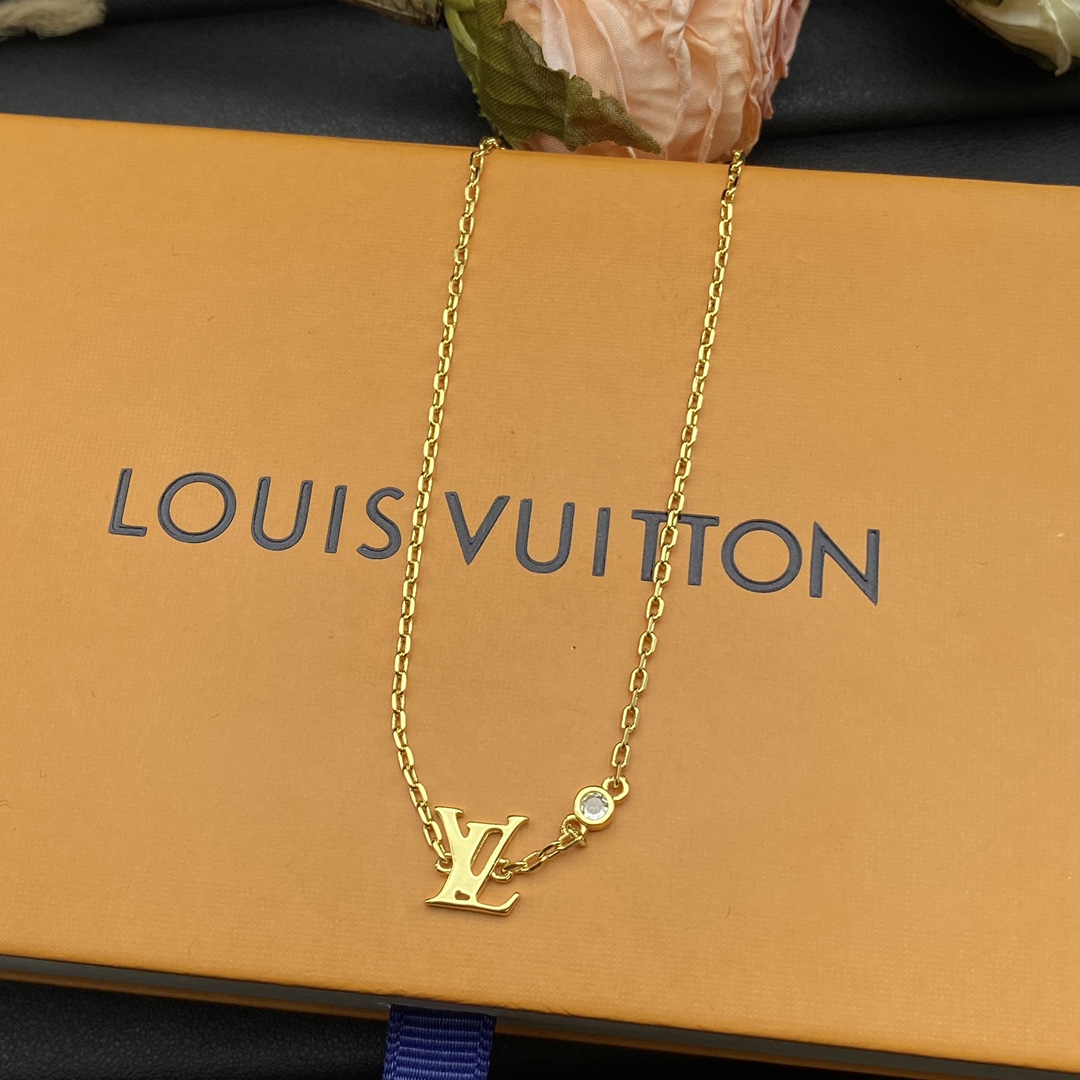 L design  Classic Necklace