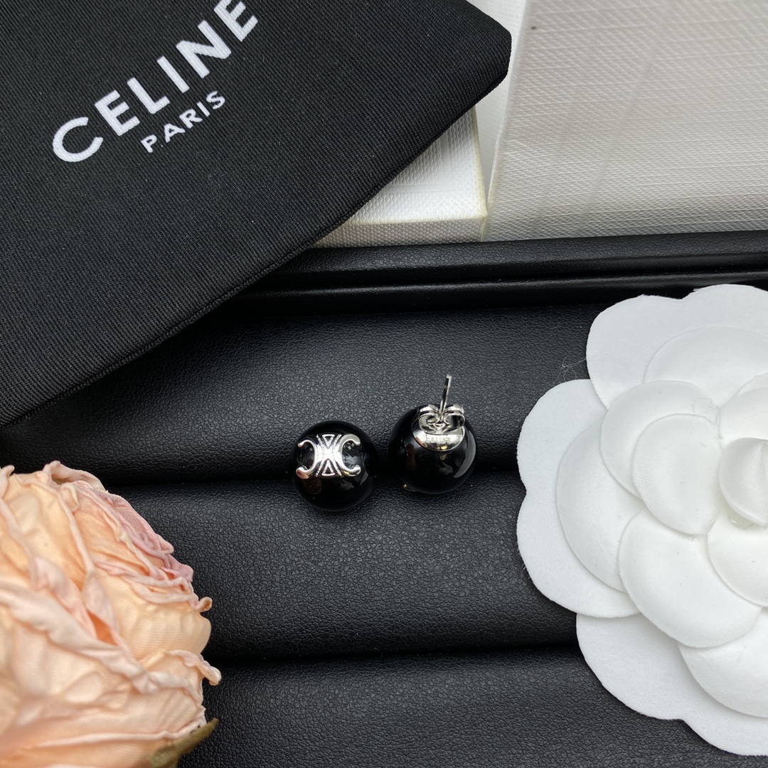 C logo  new earrings