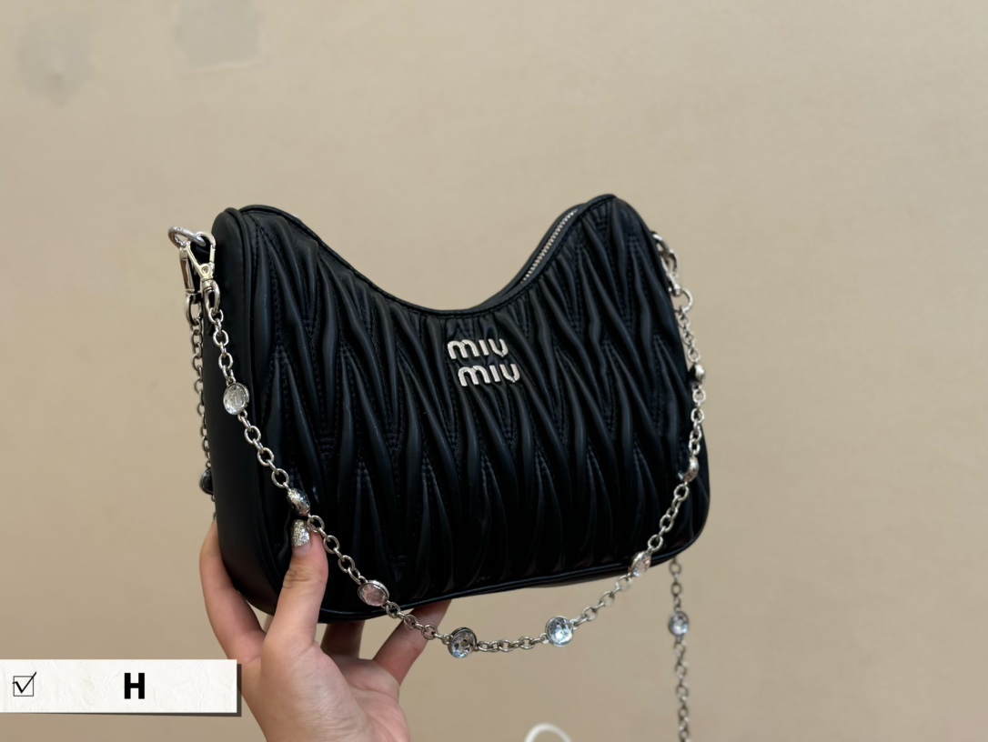 M design  baguette jewel chain bag