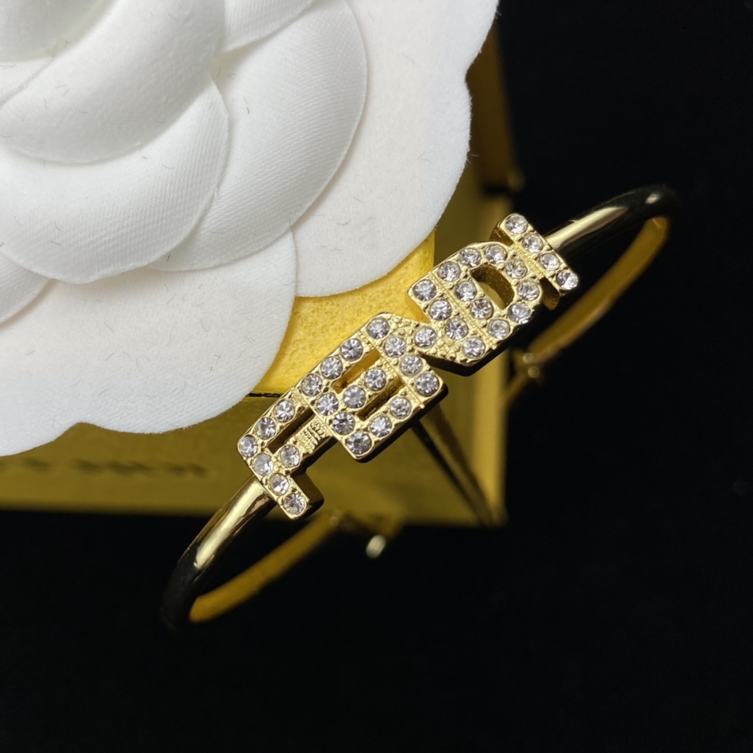 F design  fashion monogram bracelet