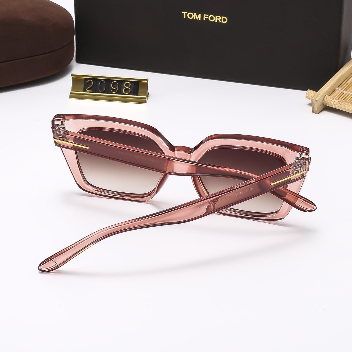 T design Fashion Walk series sunglasses 2098