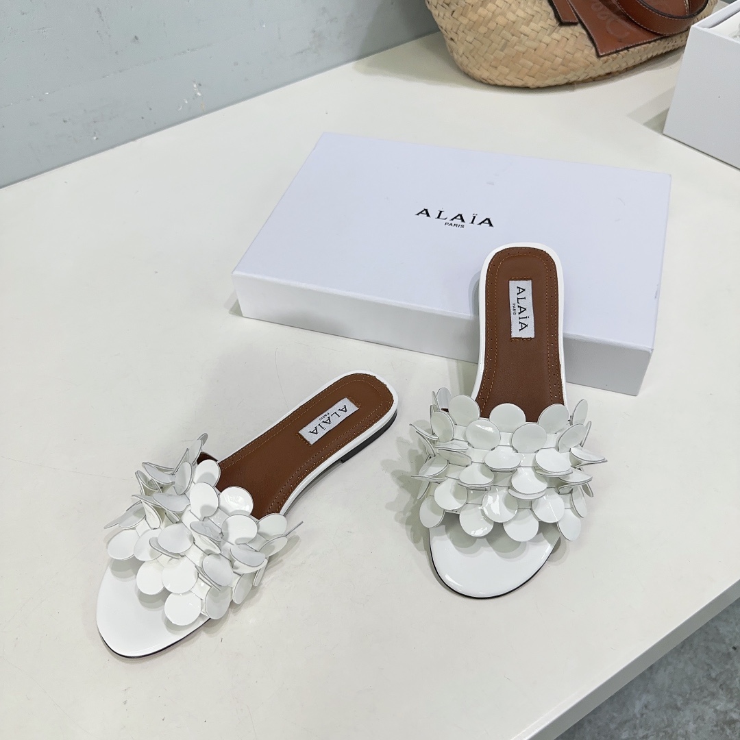 Alaia 2024 new round flower embellished flat sandals