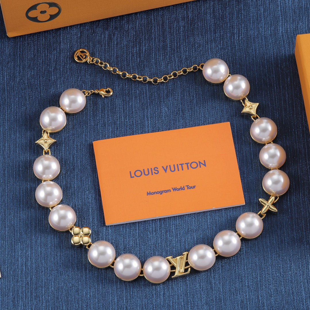 L designpearl necklace