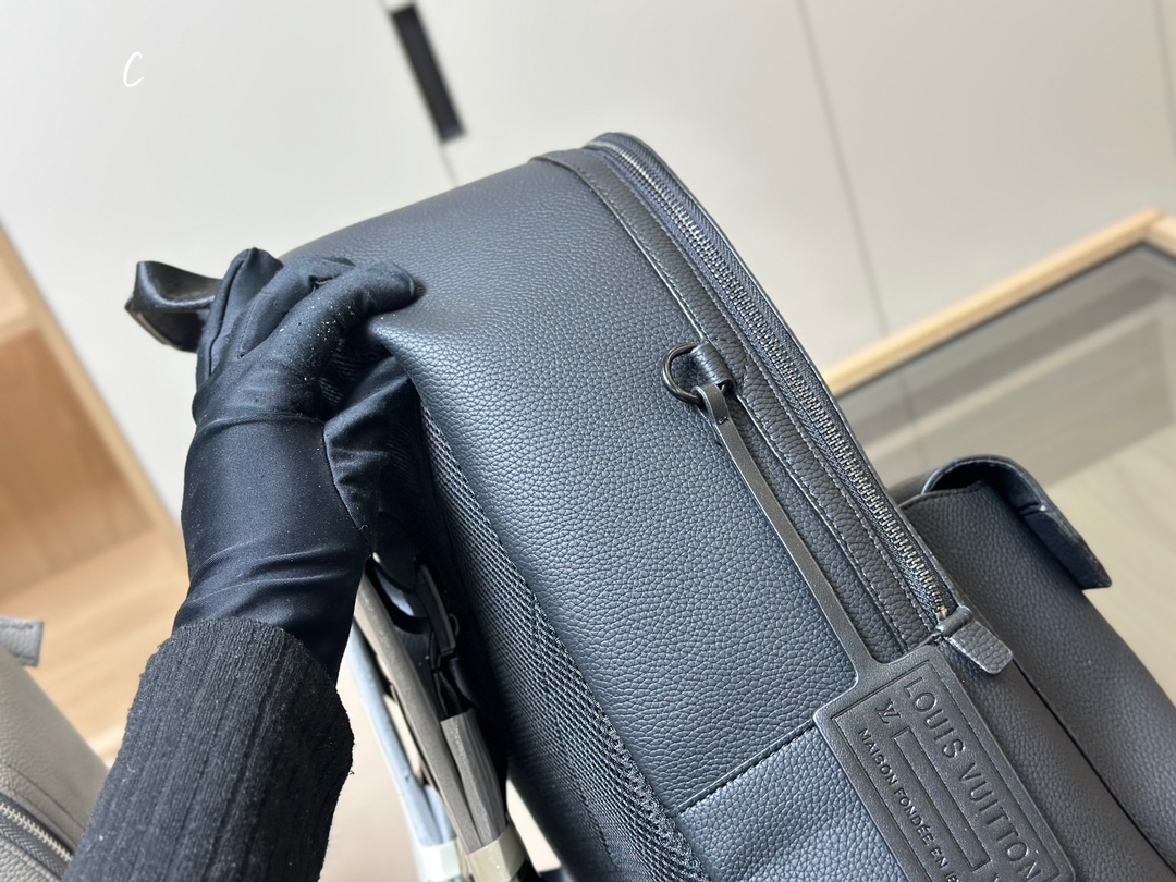 L designDiscovery Backpack for Men and Women