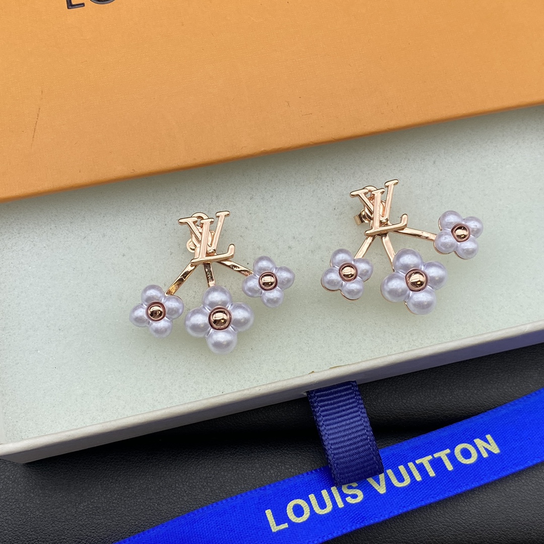 L design new earrings