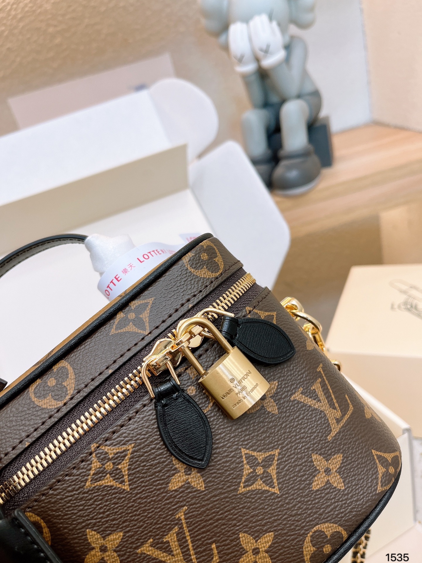 L designcosmetic bag