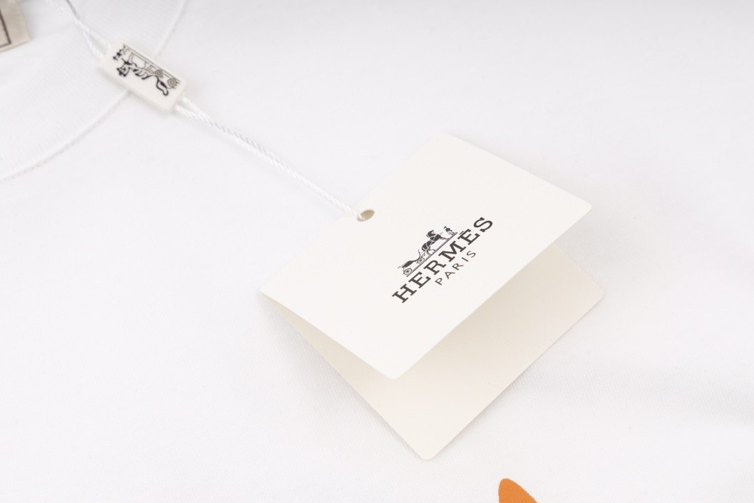 Hermes Summer Spring New Design Golden Logo Printed Fashion and Leisure Unisex T-shirt