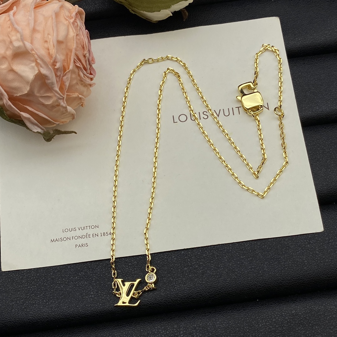 L design  Classic Necklace