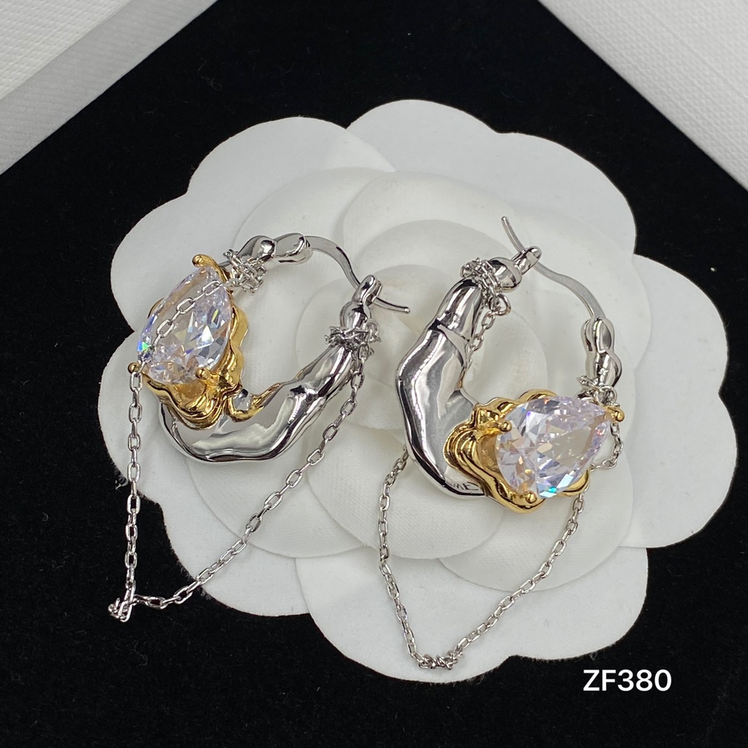 C logo  Rhinestone Stud Earrings