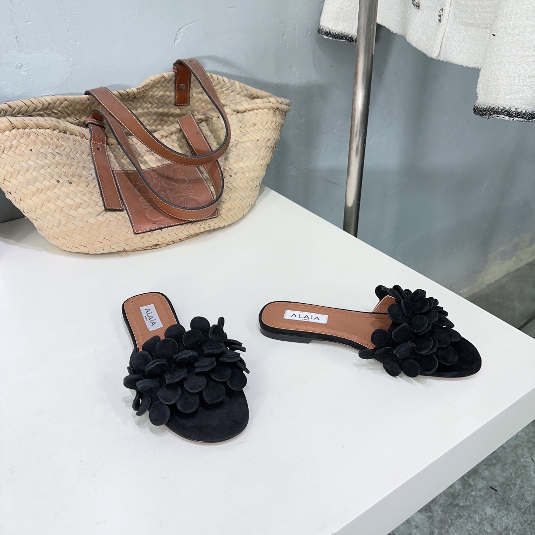 Alaia 2024 new round flower embellished flat sandals