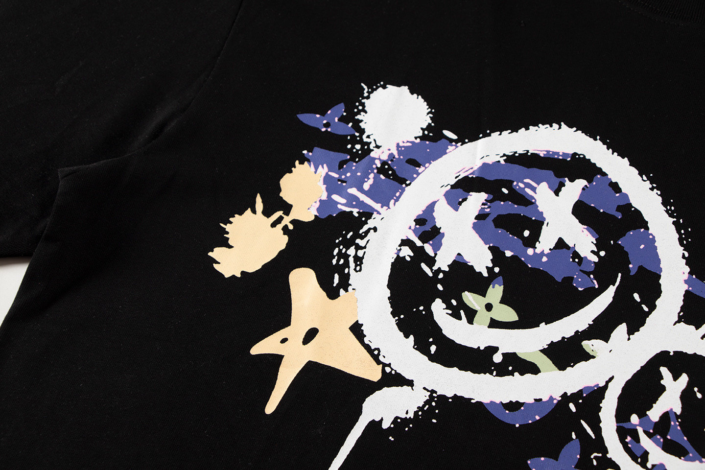 L design  short sleeve T-shirt