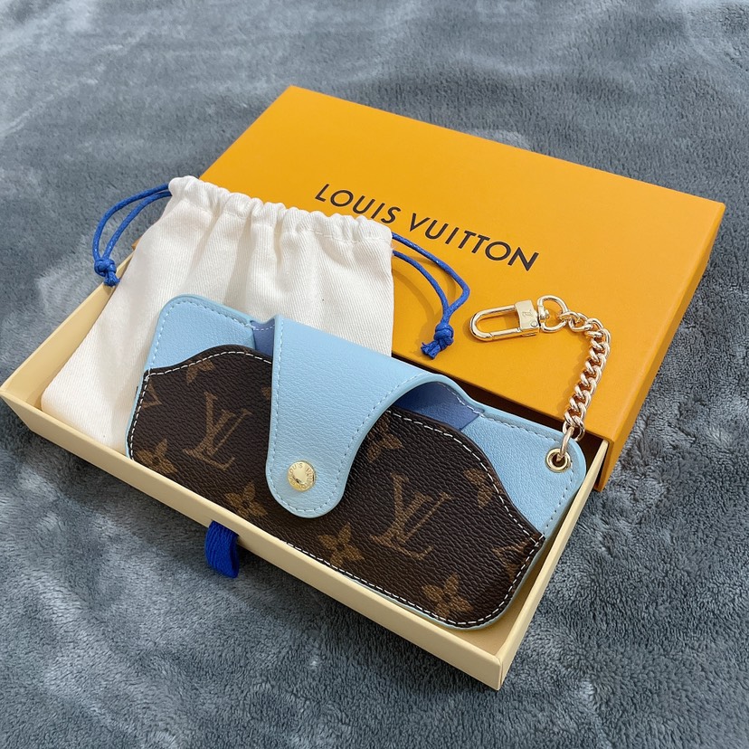 L design  new glasses case