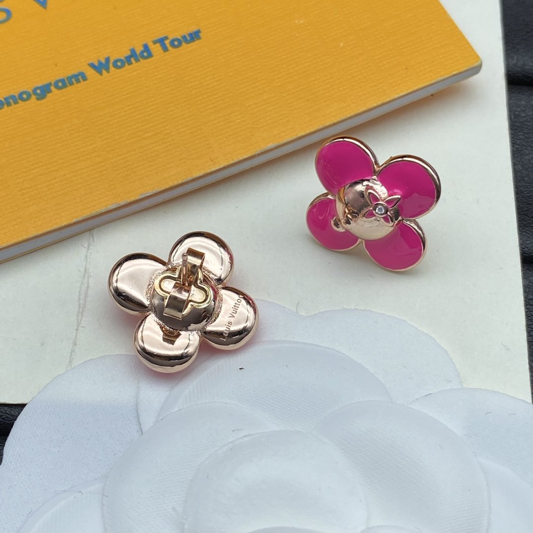 L designNew Earrings