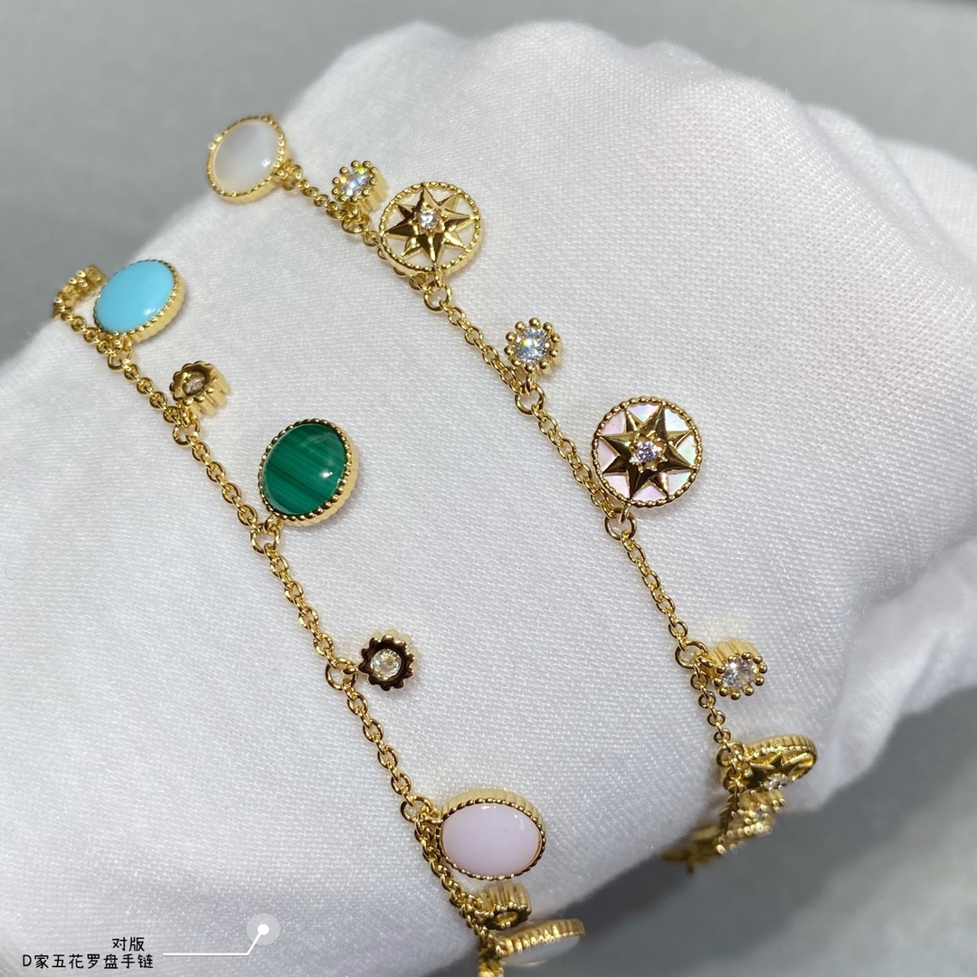 D designFive Flower Compass Bracelet