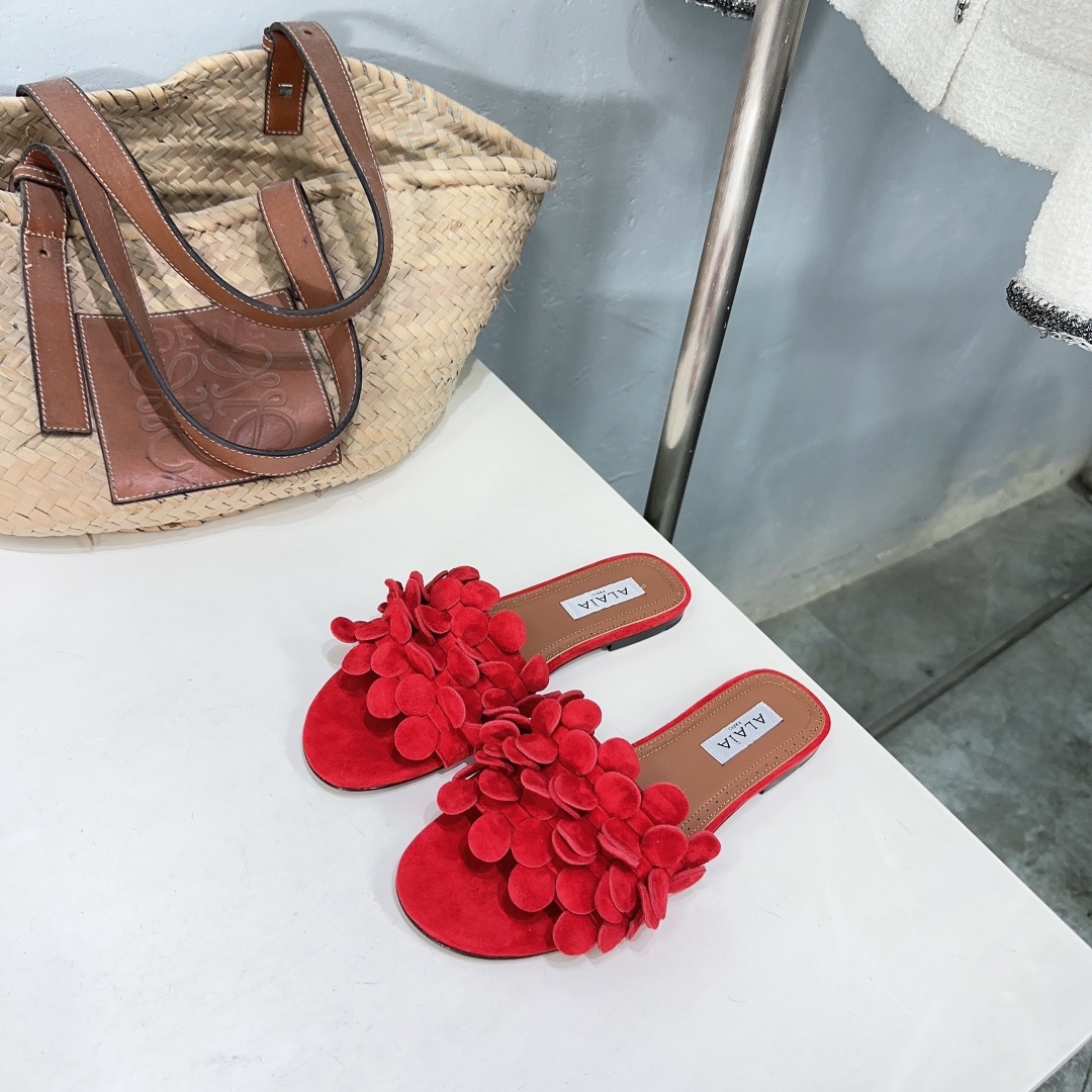 Alaia 2024 new round flower embellished flat sandals