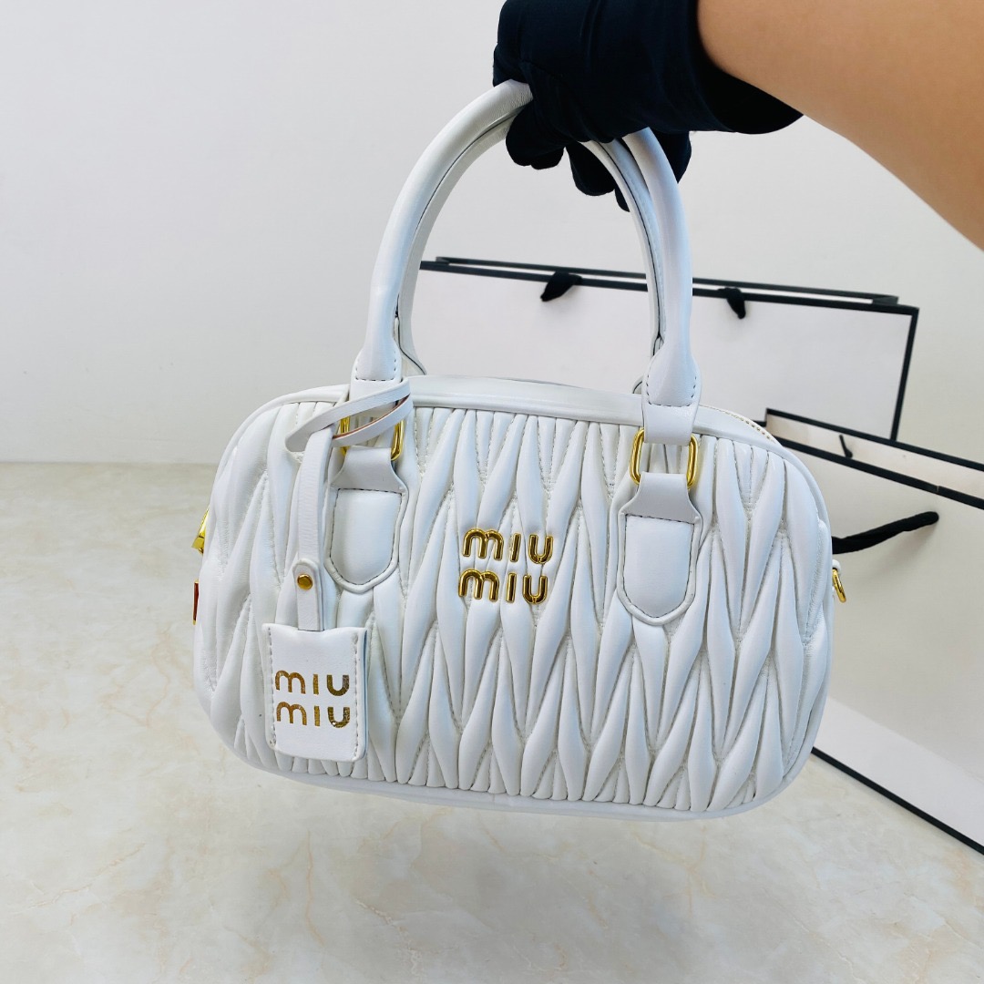 miu miu cloud bag