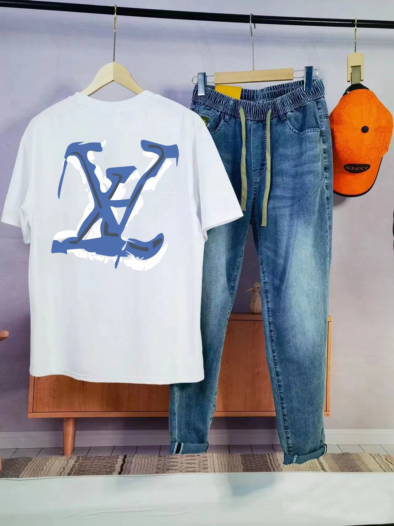 L design  Big Logo Printd Cotton 100 Percent Breathable Unisex Stylish T-shirt