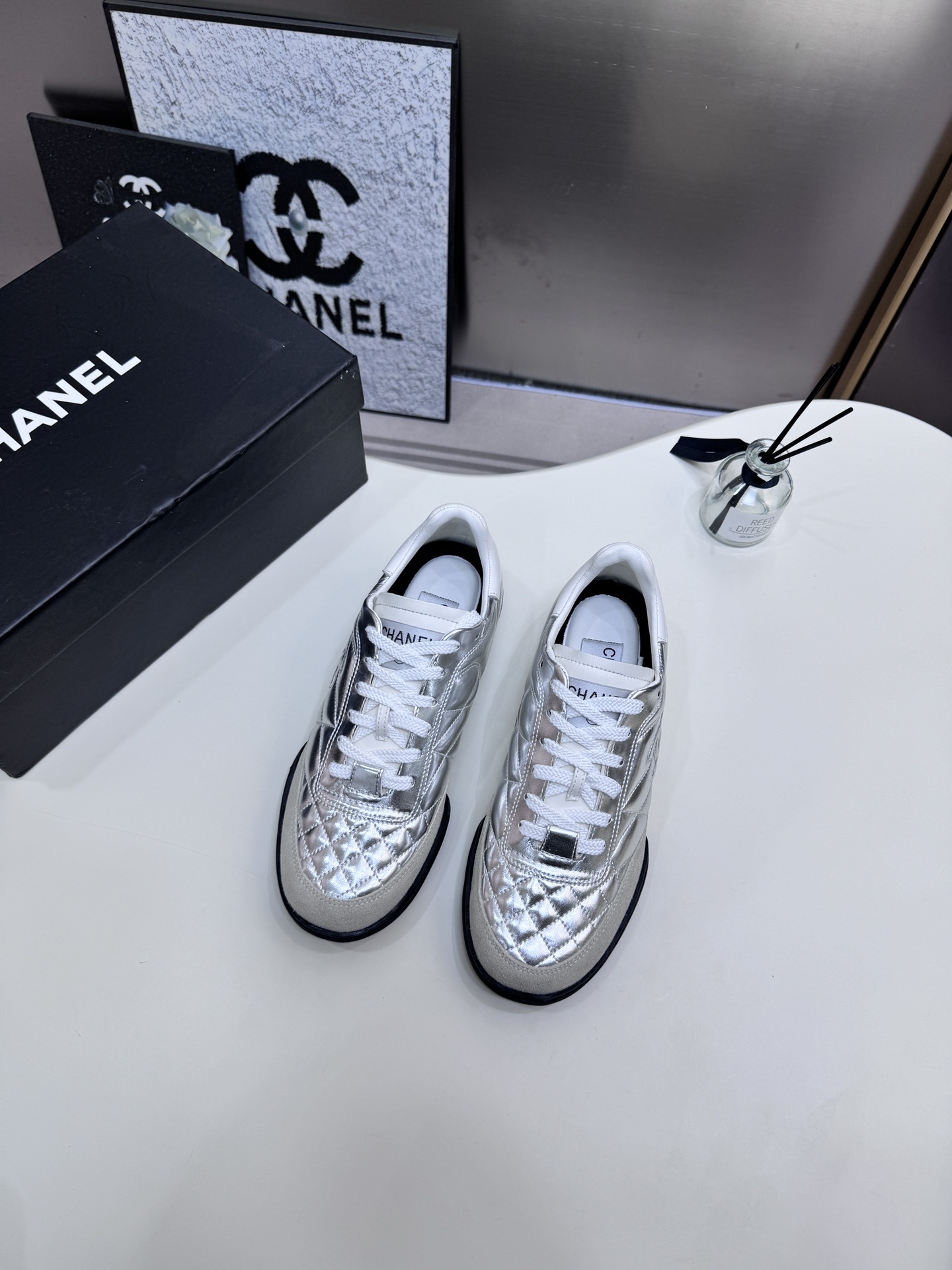 C design latest tennis shoes soft diamond pattern sports shoes