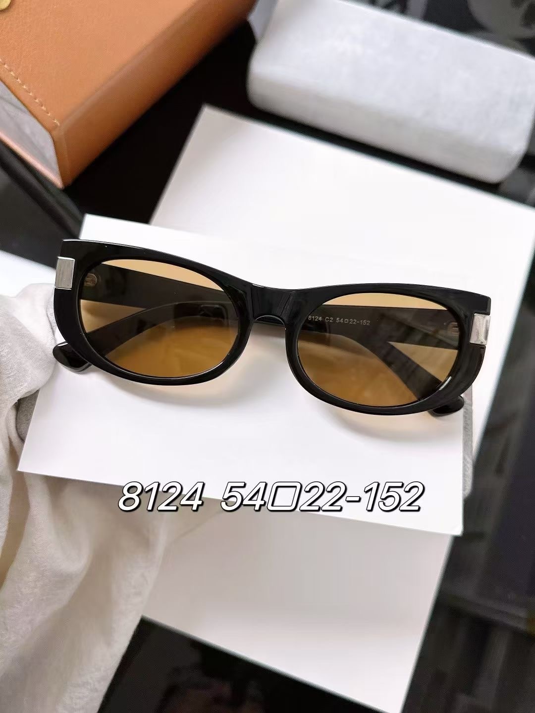 TR design Fashion polarized sunglasses 8124