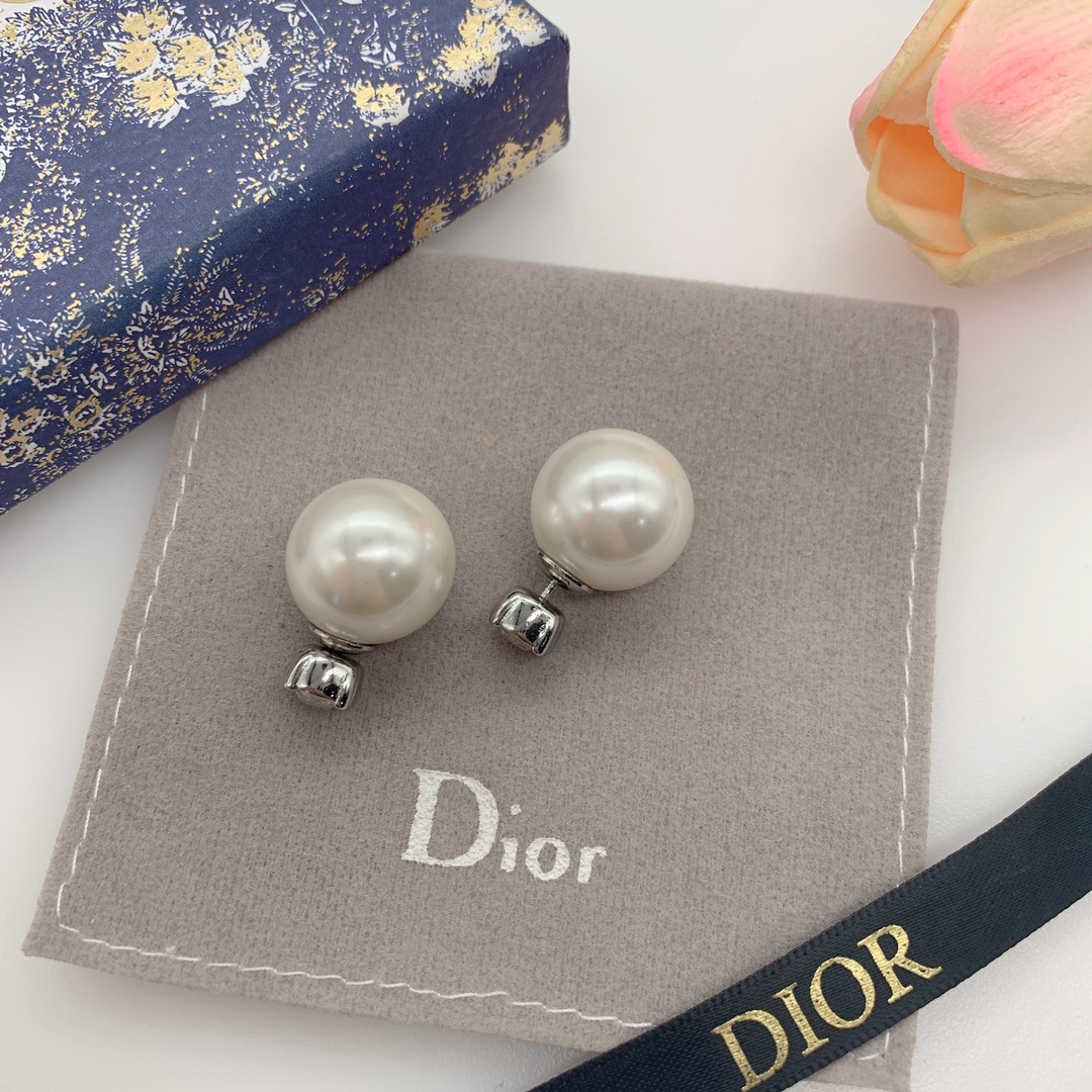 D designfashion earrings