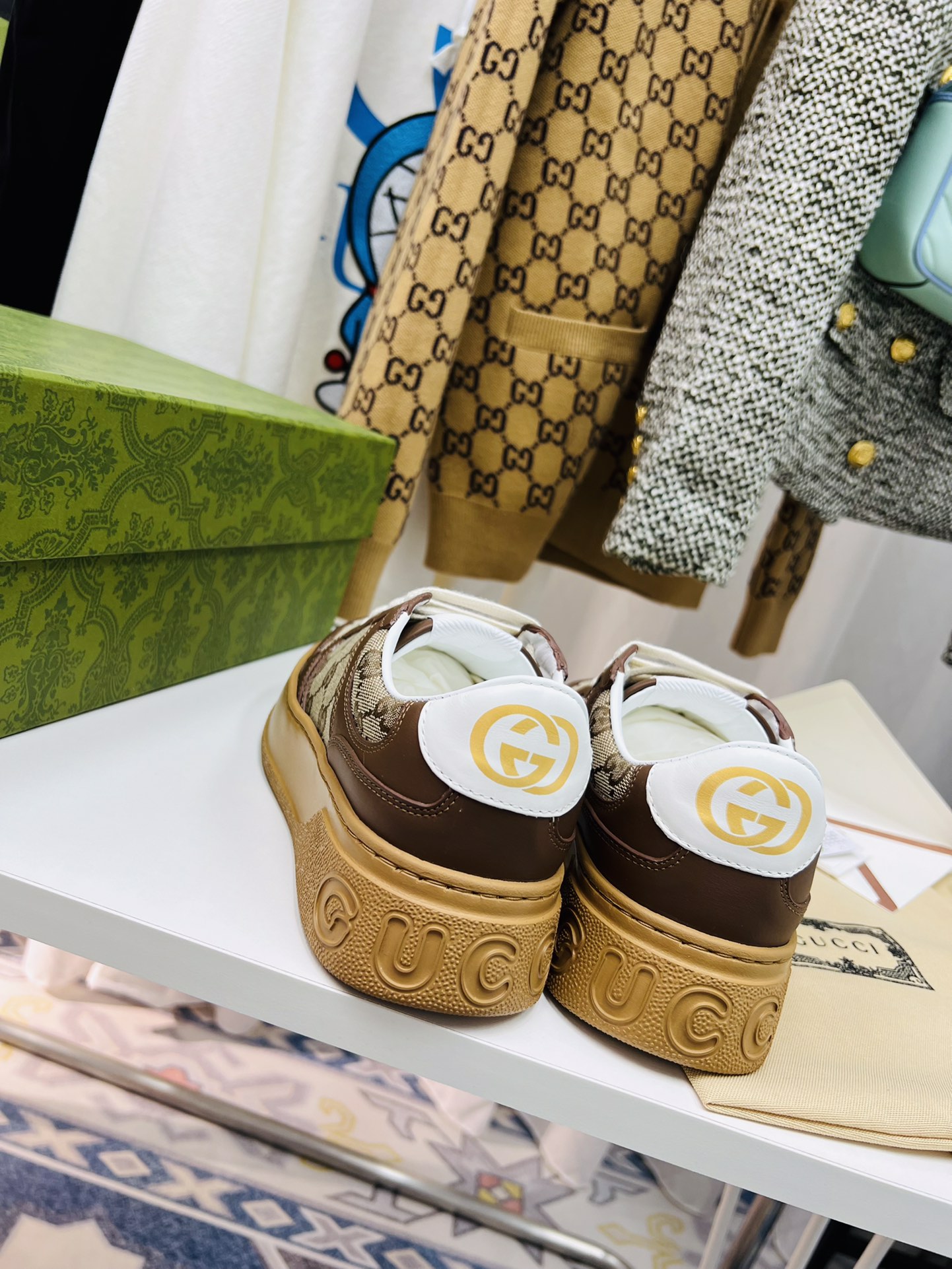 G design  Chunky B women's sneakers