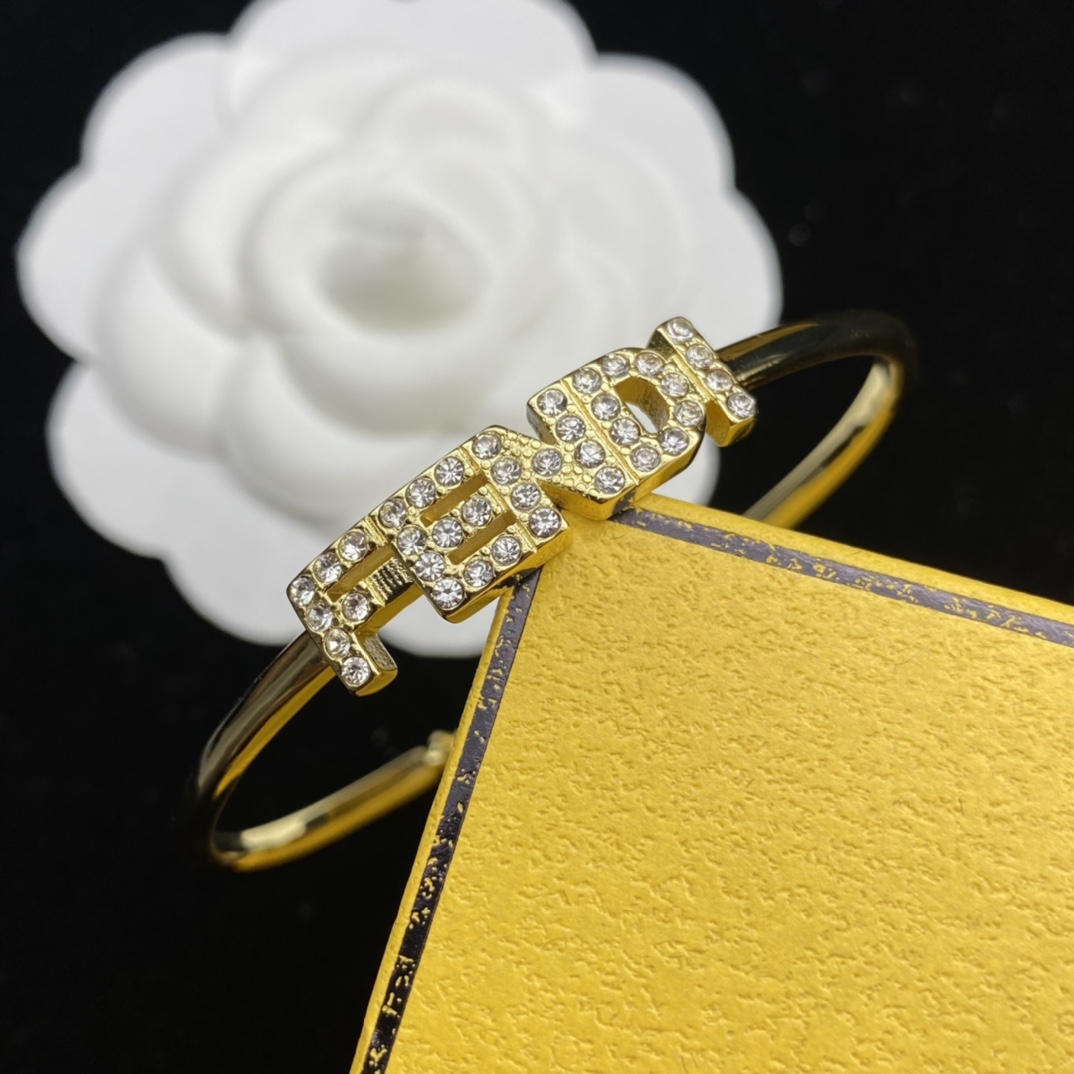 F design  fashion monogram bracelet