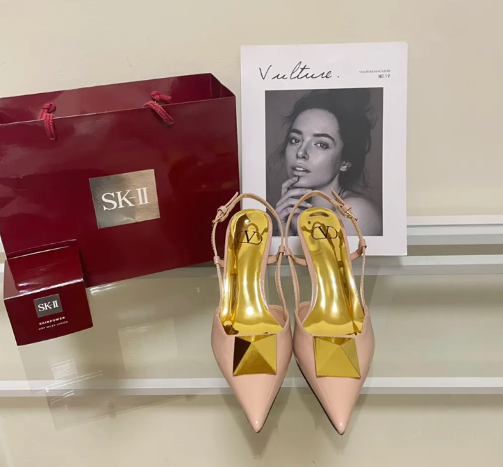 V stylesandals for women