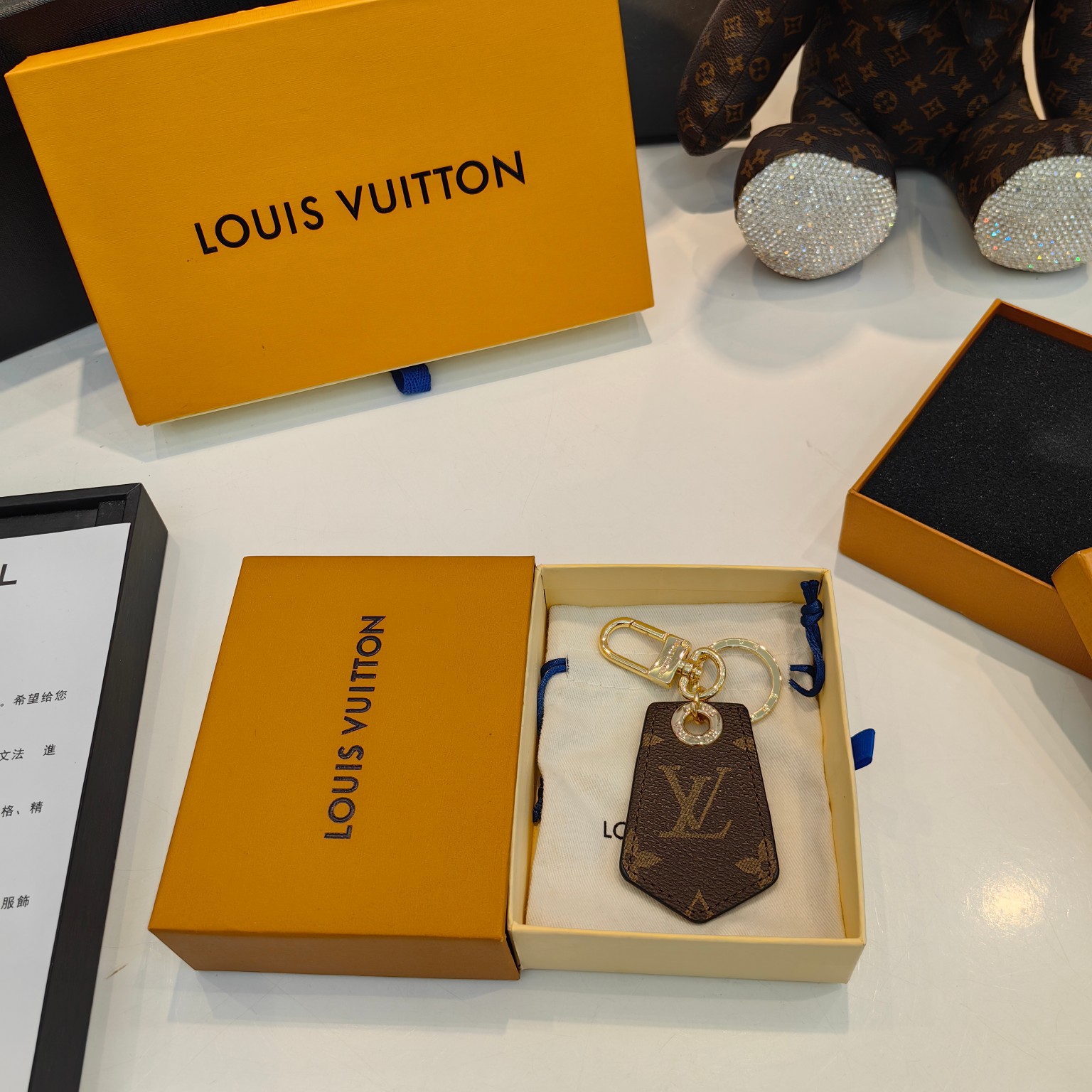 L design New Shield Key chain & Classic bag pendant & Xmas Gift