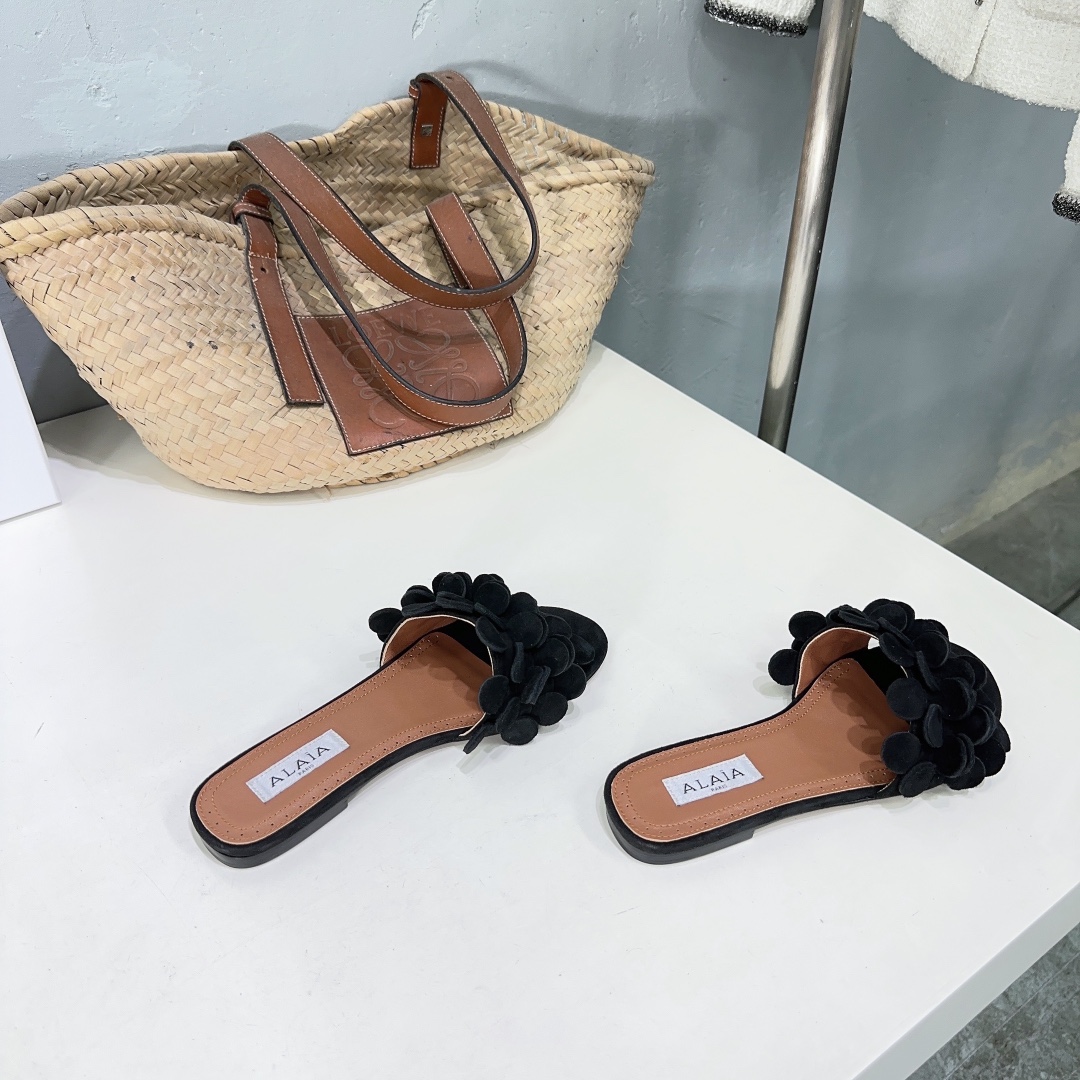 Alaia 2024 new round flower embellished flat sandals