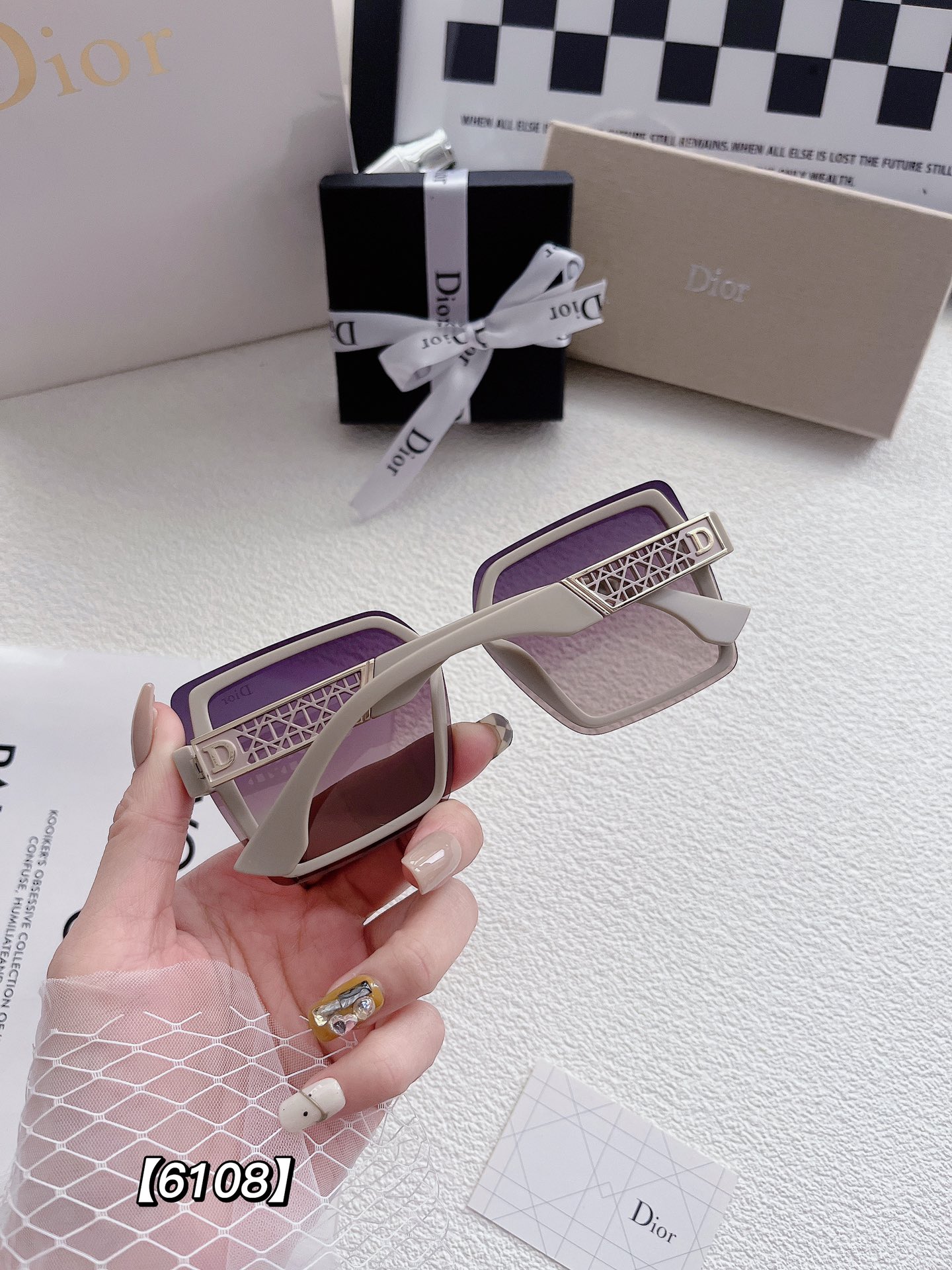 D logo women fashion sunglasses