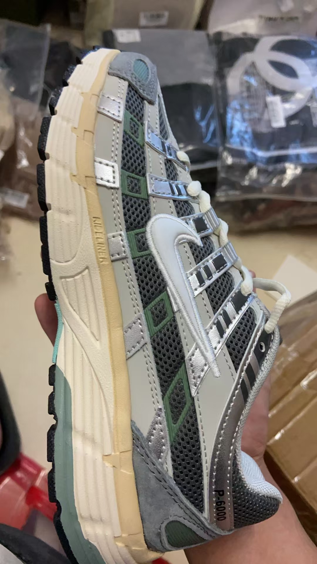 N logo P600 sneakers