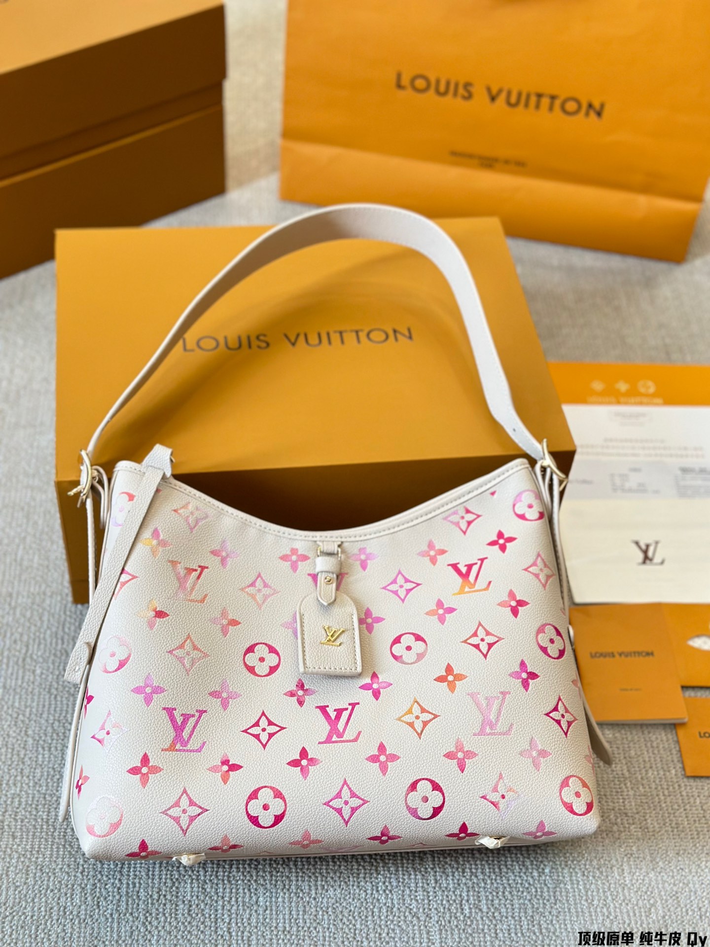 L design Classic Carryall handbag Cowhide made of