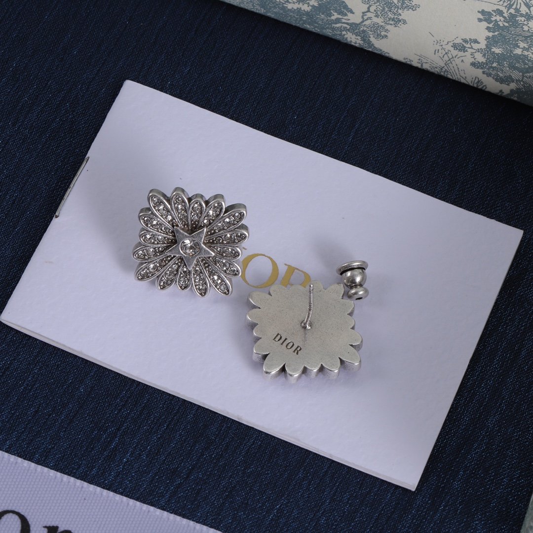 D designDiamond Earrings