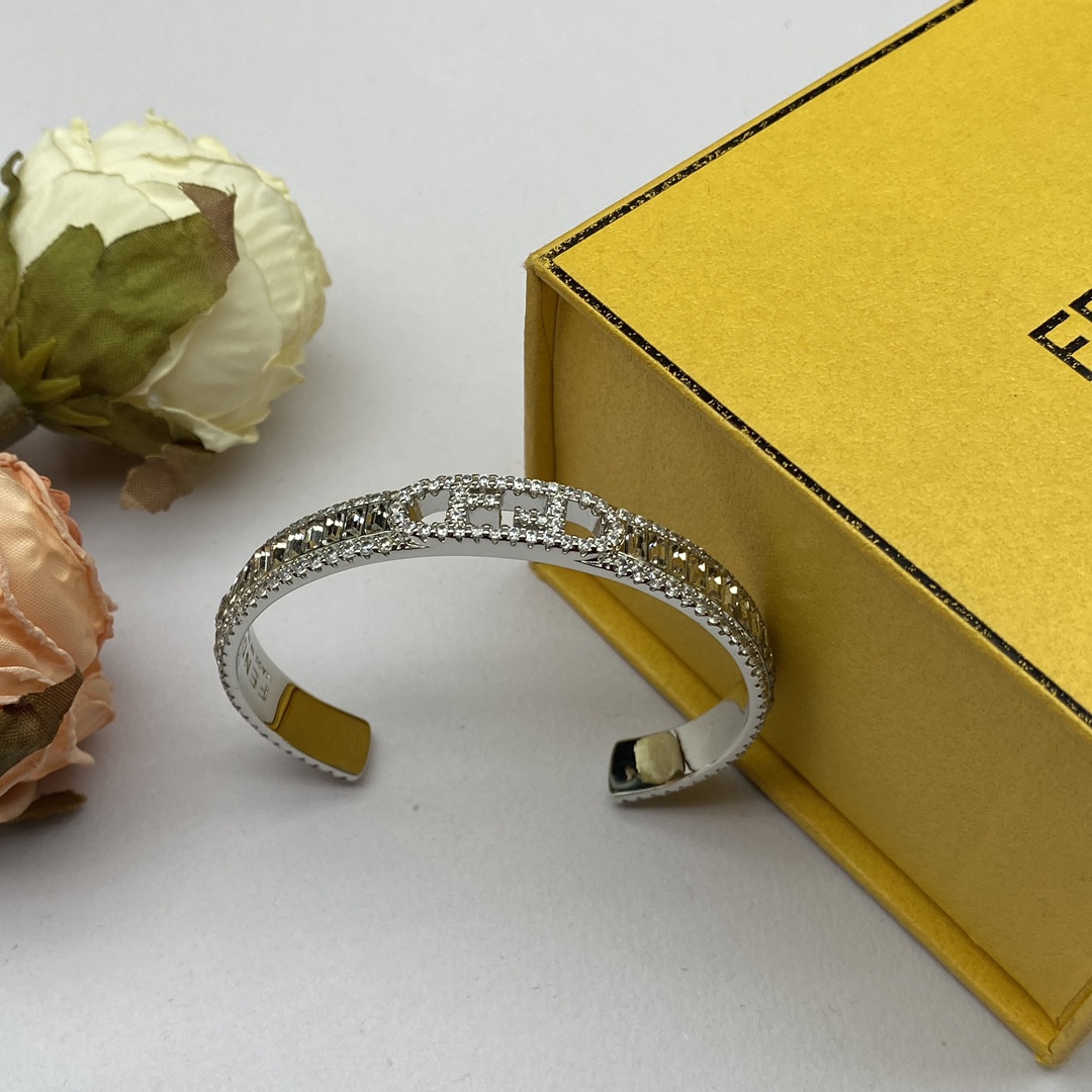 F design  new bracelet