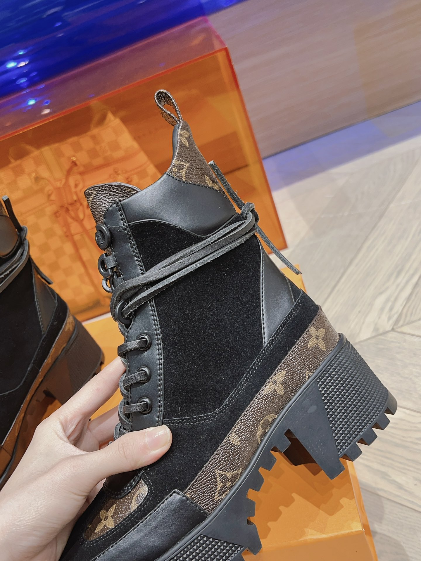 L designNew monogram chunky heel ankle boots with platform