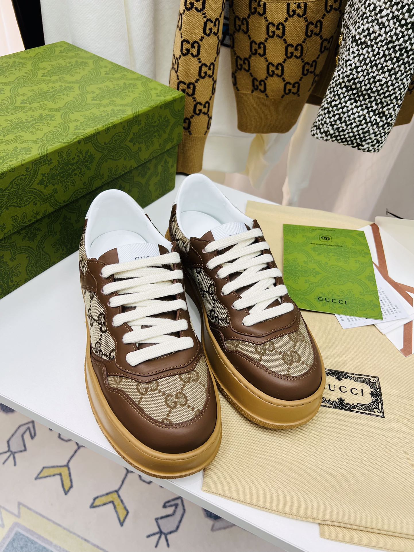 G design  Chunky B women's sneakers