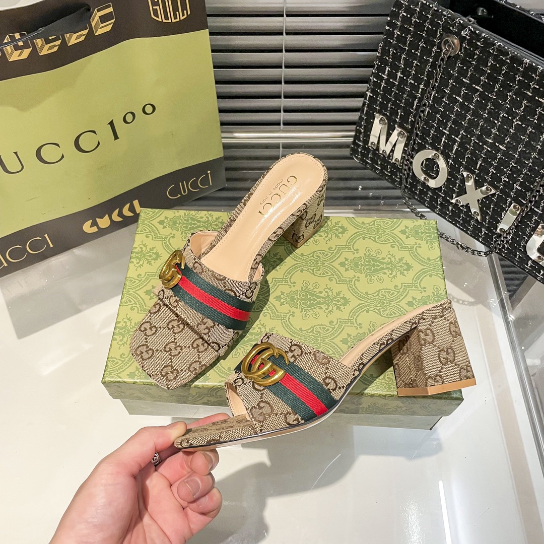 G design brand new chunky heel slippers