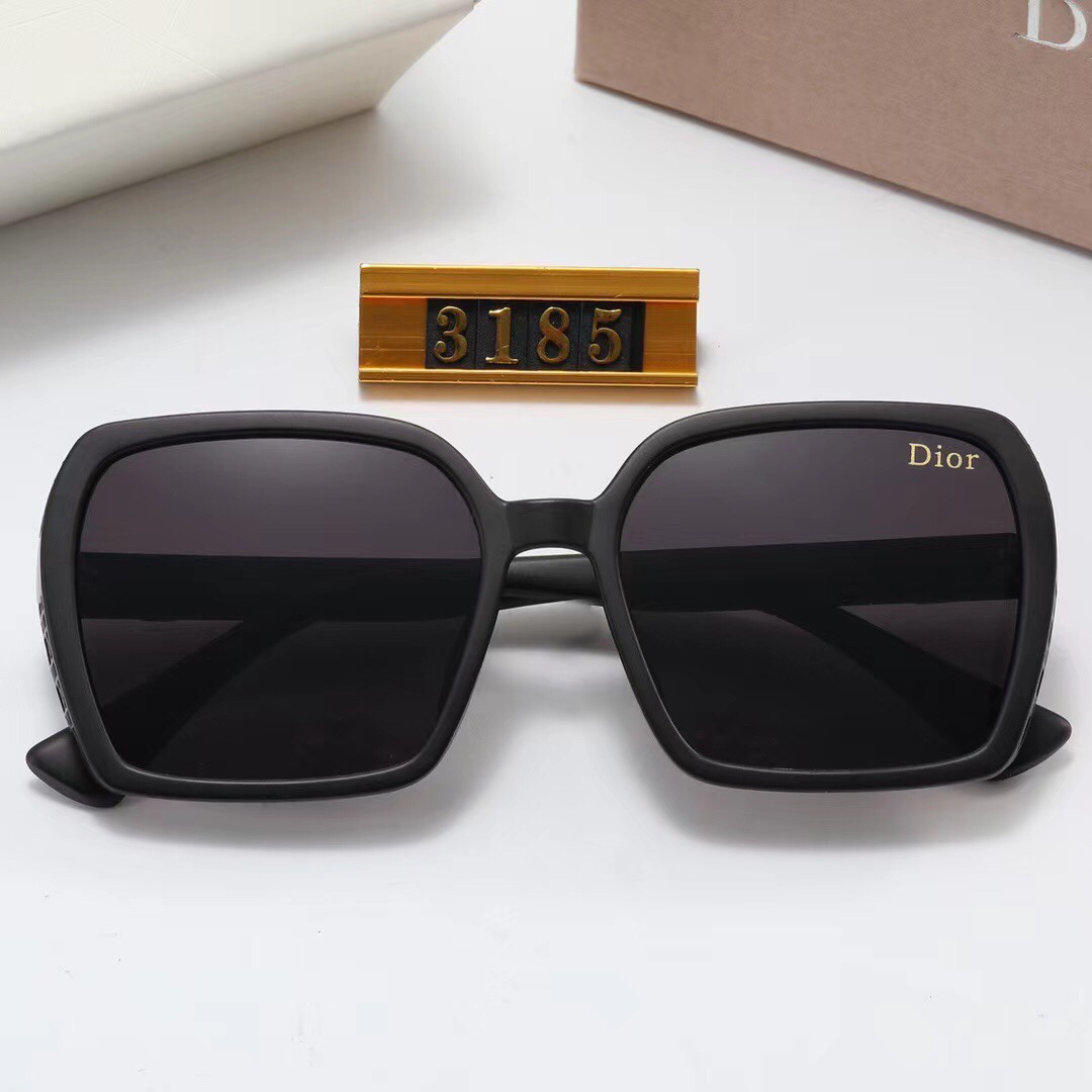 D logo fashion glasses
