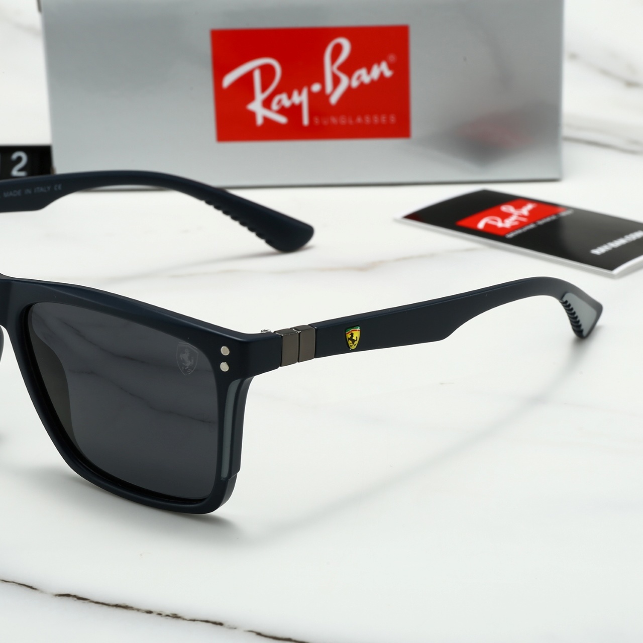 RB design Unisex fashion sunglasses, travel and holiday sunglasses 4612