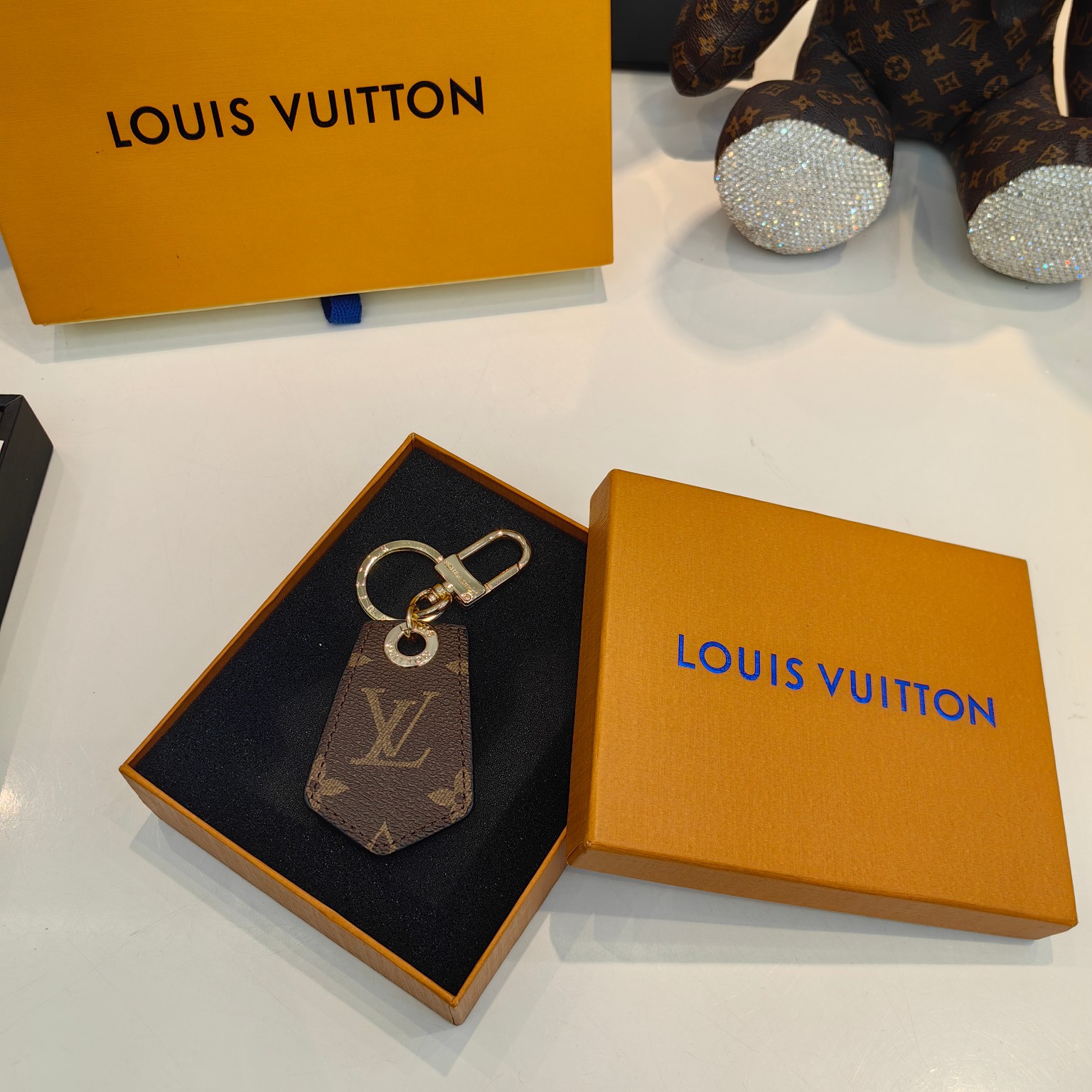 L design New Shield Key chain & Classic bag pendant & Xmas Gift