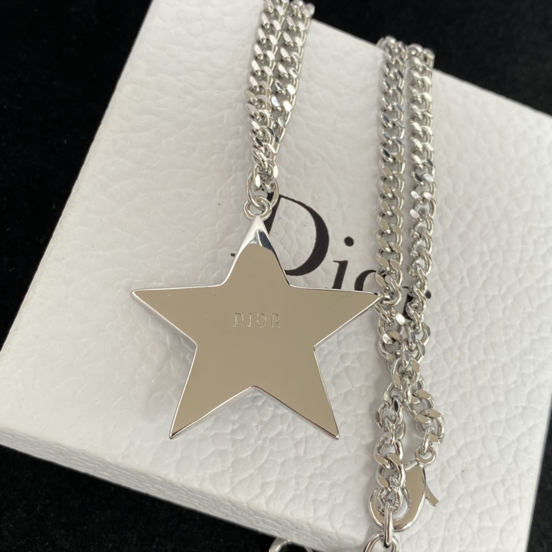 D designFashion Quagram Star Necklace