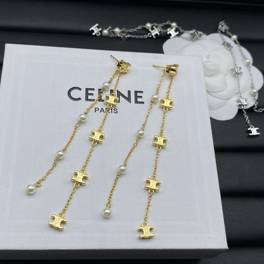 C logo  new earrings