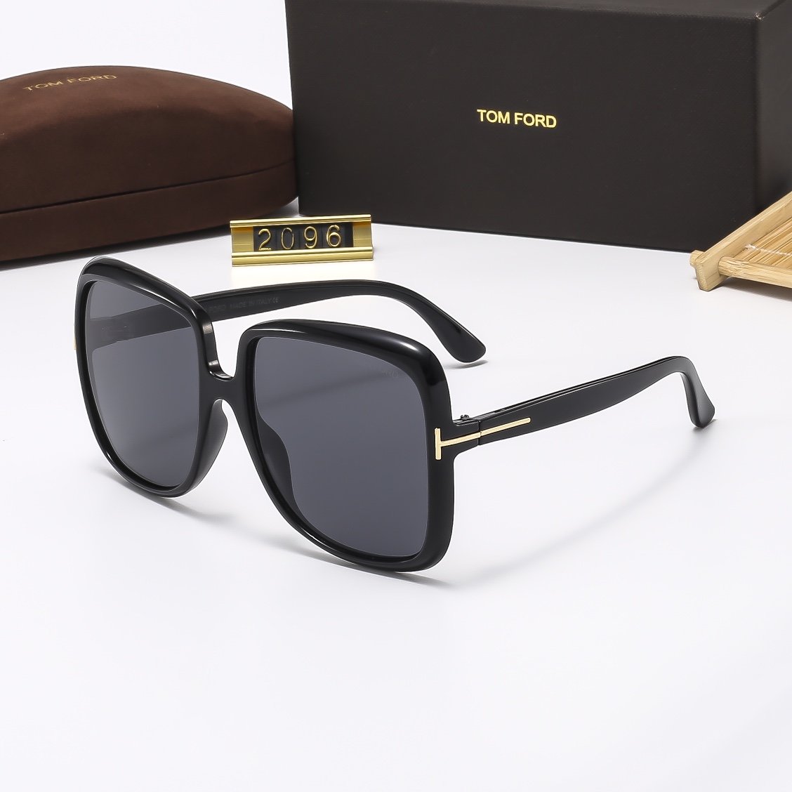 T design Fashion Walk series sunglasses 2095