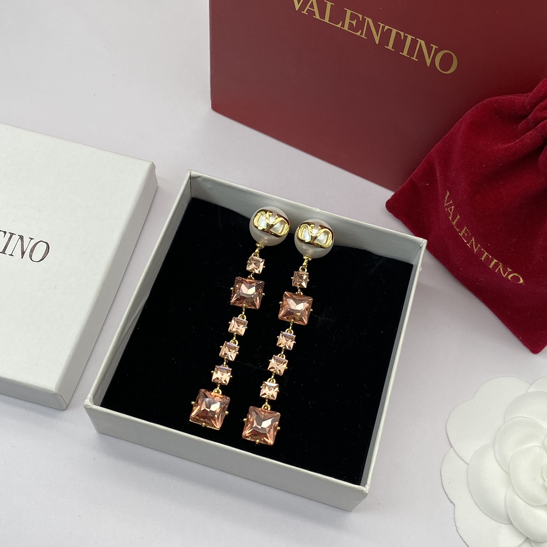 V stylediamond earrings