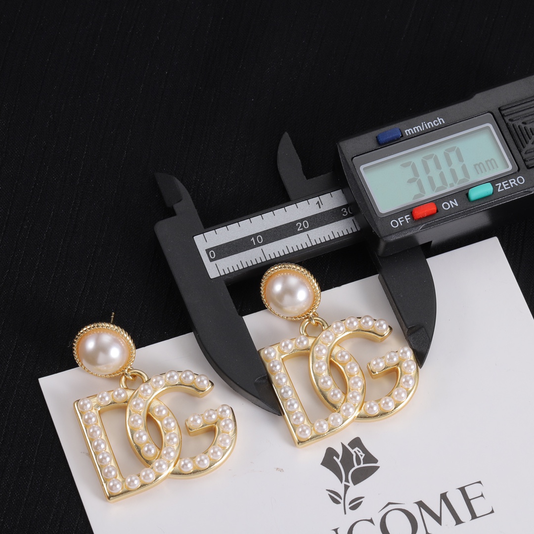 DG pearl earrings