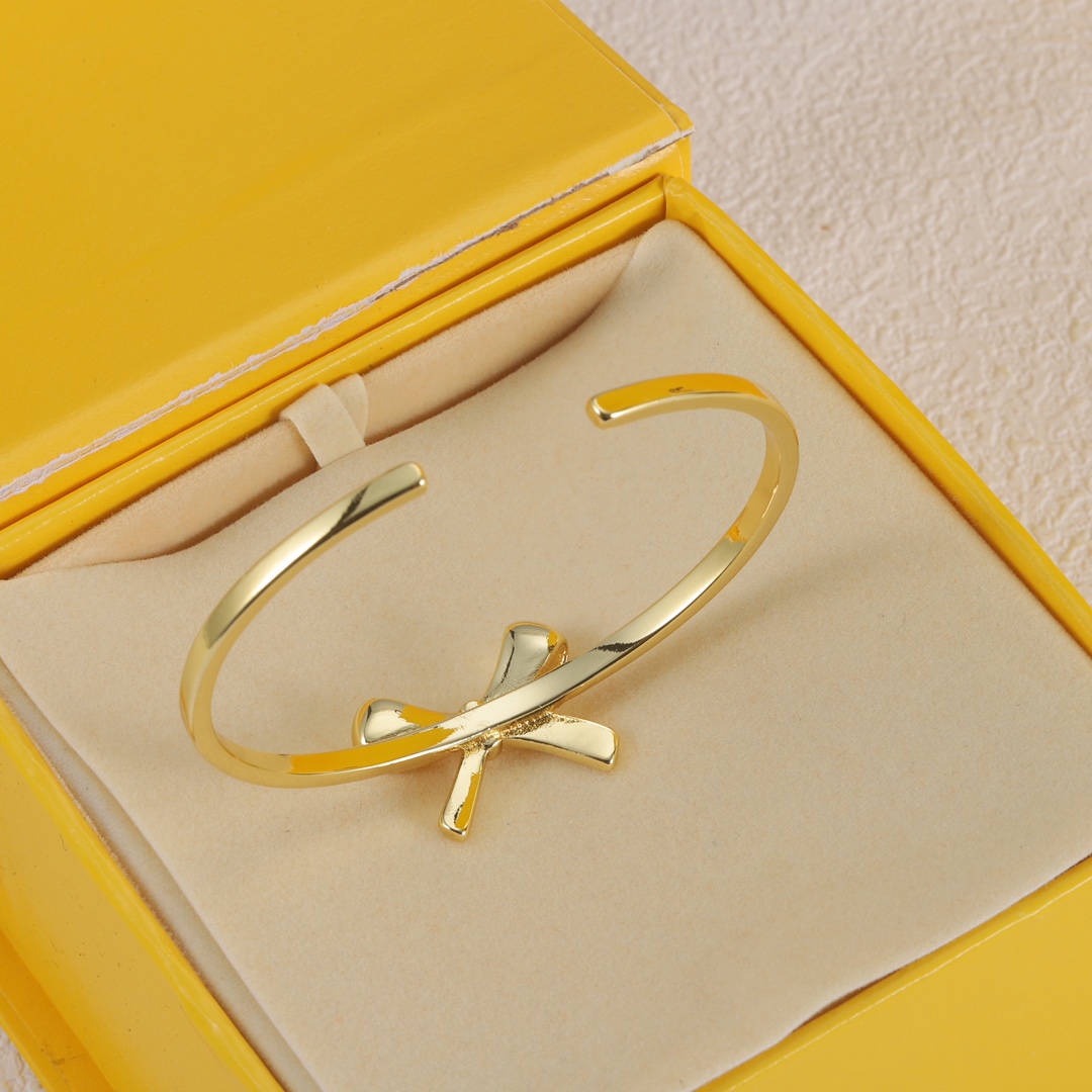 F design  fashion bow bracelet